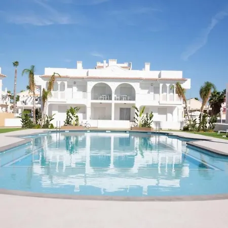 Encantador Apartamento Con Piscina Y Ac - Helgafell 127 * Ciudad Quesada